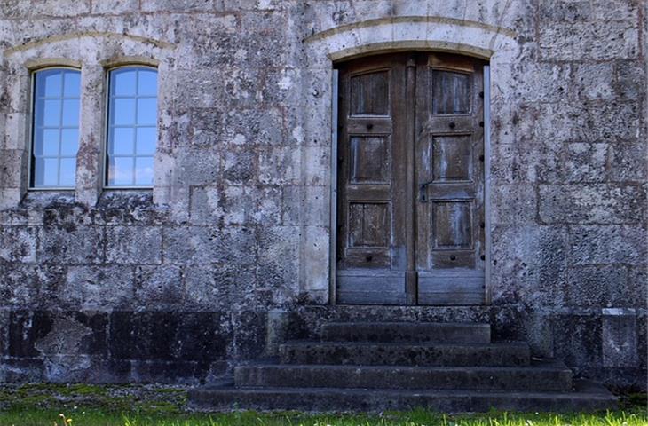 entrance gate hinges