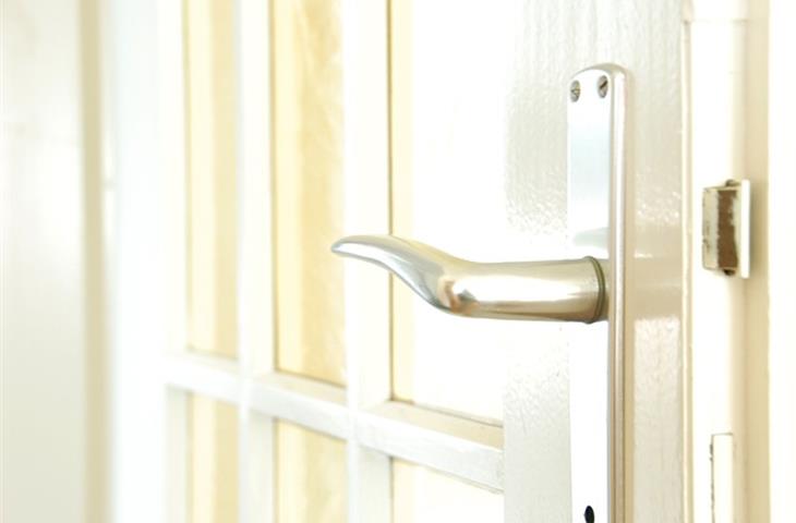 handle lock medical door