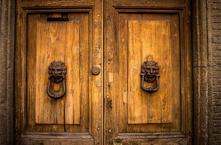 door handles and knobs